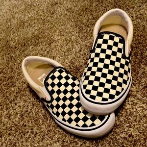 Men’s checkered slip on vans size:11